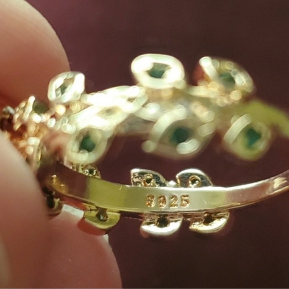 Grand Romantic Gesture Red Ruby Rose Emerald Gree… - image 5